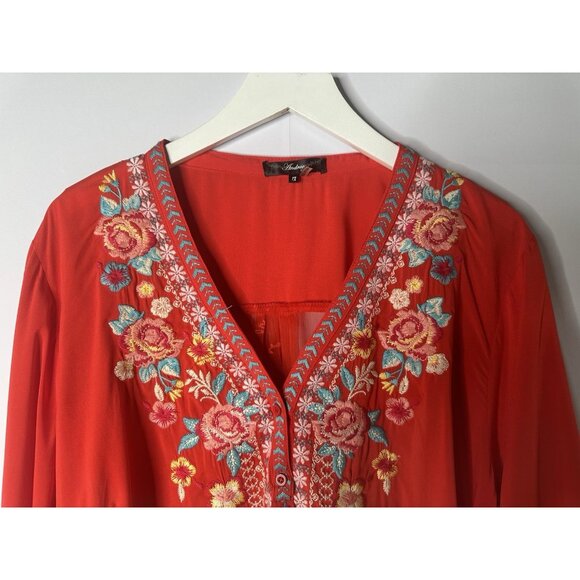 Andree by Unit Sz 1x V-Neck Top Roll Tab Red Embroidered Lace Boho Flowy - Picture 2 of 13